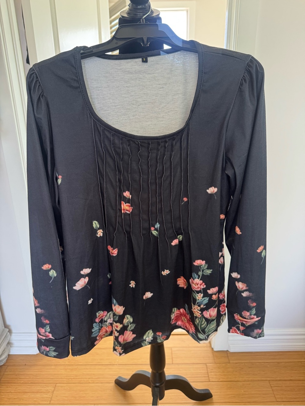 Women's Tunic Black Floral Pintuck Scoop Neck